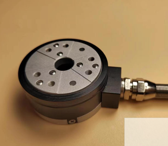 按摩機器人應(yīng)用六維力傳感器