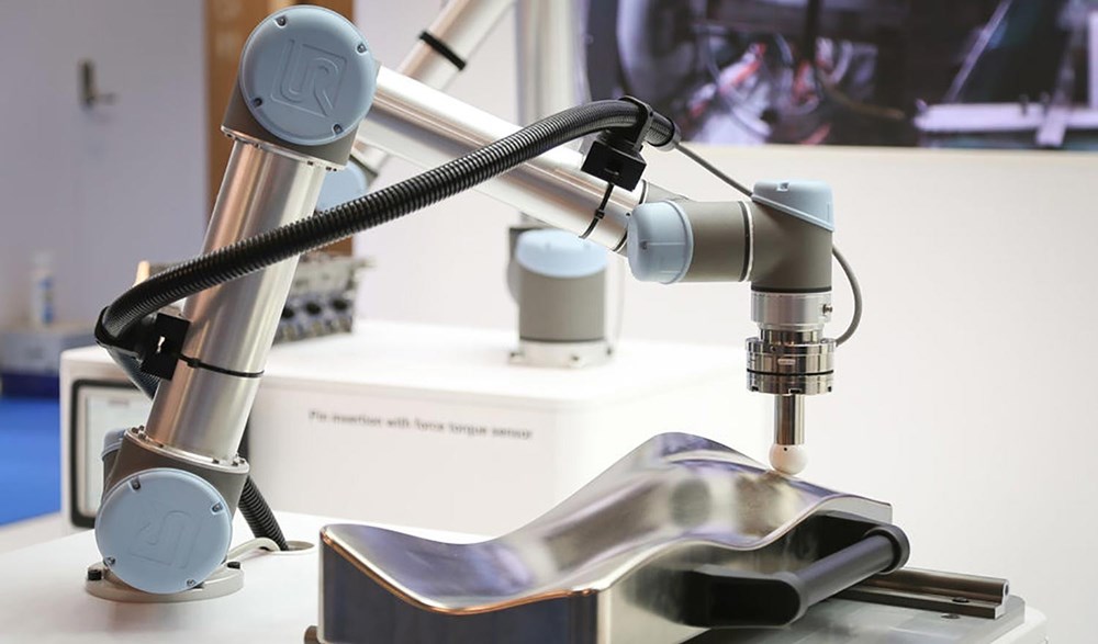 UR機器人有了ATI的F/T感應(yīng)器簡直如虎添翼