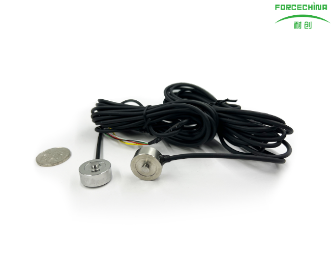 稱重傳感器進(jìn)行庫(kù)存產(chǎn)品重量檢測(cè)